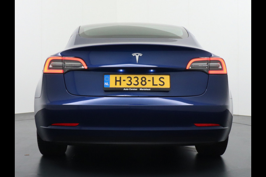 Tesla Model 3 SR+ 60kWh 325PK FSD-3 Computer AutoPilot Leder PanoDak Adaptive-Cruise Lmv 18" Camera's Elektr.-Stuur+Stoelen+Spiegels+Geheugen+ Navi LED Comfortstoelen ACC DAB Voorverwarmen interieur via App Keyless via Telefoonsleutel One-Pedal-Drive Origineel Nederlandse auto tot 11kw laden thuis! Garantie Accu tot  01-05-2028 max 160.000km 1.584kg licht!