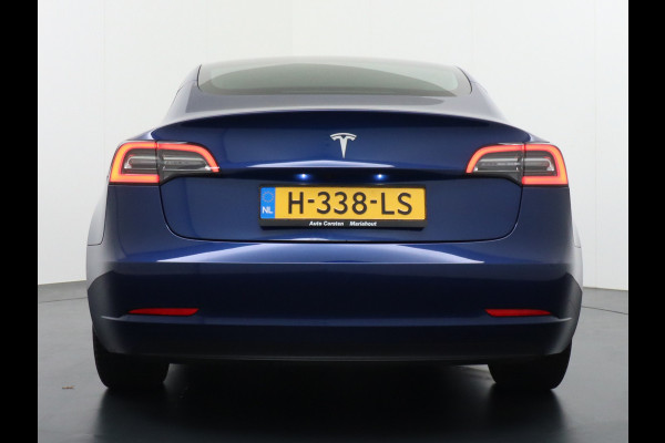 Tesla Model 3 SR+ 60kWh 325PK FSD-3 Computer AutoPilot Leder PanoDak Adaptive-Cruise Lmv 18" Camera's Elektr.-Stuur+Stoelen+Spiegels+Geheugen+ Navi LED Comfortstoelen ACC DAB Voorverwarmen interieur via App Keyless via Telefoonsleutel One-Pedal-Drive Origineel Nederlandse auto tot 11kw laden thuis! Garantie Accu tot  01-05-2028 max 160.000km 1.584kg licht!