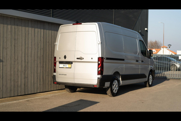 Renault Master T35 2.0 dCi 150 L2H2 Extra | BPM Vrij | Camera | Parkeersensoren | Apple Carplay