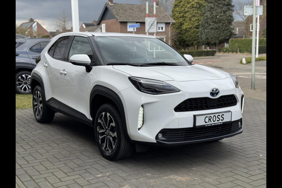 Toyota Yaris Cross 1.5 Hybrid Dynamic | 17 inch, Keyless, Privacy glass, Apple CarPlay/Android Auto, Climate control, LED