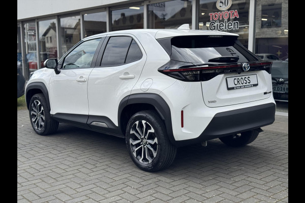 Toyota Yaris Cross 1.5 Hybrid Dynamic | 17 inch, Keyless, Privacy glass, Apple CarPlay/Android Auto, Climate control, LED