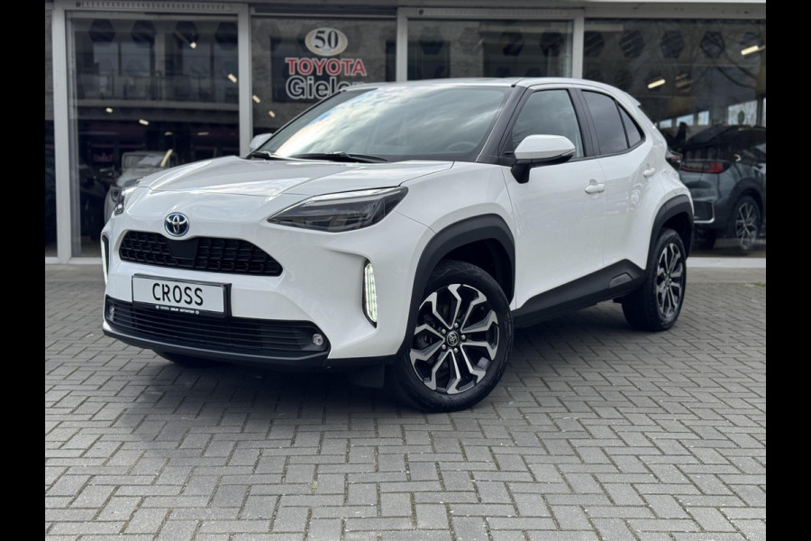 Toyota Yaris Cross 1.5 Hybrid Dynamic | 17 inch, Keyless, Privacy glass, Apple CarPlay/Android Auto, Climate control, LED