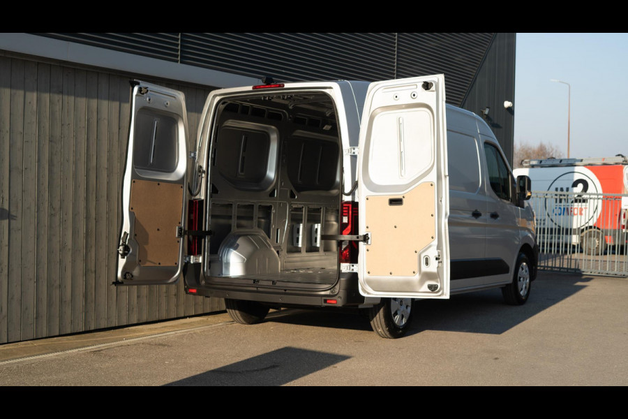 Renault Master T35 2.0 dCi 150 L2H2 Extra | BPM Vrij | Camera | Parkeersensoren | Apple Carplay