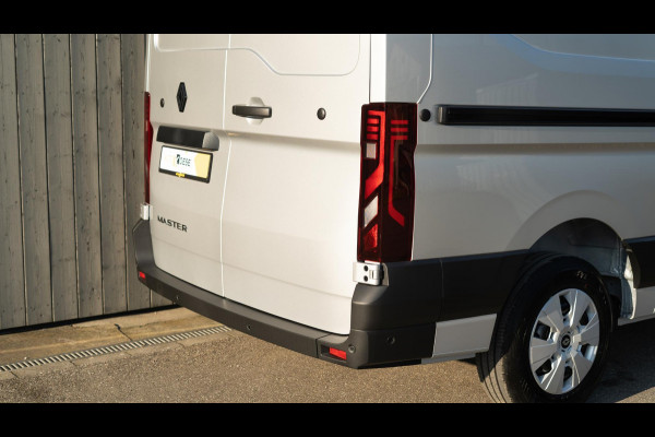 Renault Master T35 2.0 dCi 150 L2H2 Extra | BPM Vrij | Camera | Parkeersensoren | Apple Carplay