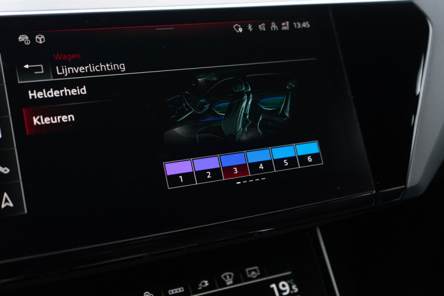 Audi e-tron S Quattro 371kW / Luchtvering/ Standkachel/ Head-Up Display/ Trekhaak/ Panoramadak/ 371kW (504PK)