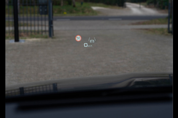 Audi e-tron S Quattro 371kW / Luchtvering/ Standkachel/ Head-Up Display/ Trekhaak/ Panoramadak/ 371kW (504PK)
