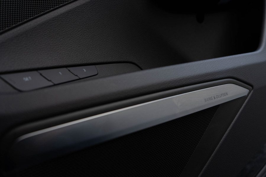 Audi e-tron S Quattro 371kW / Luchtvering/ Standkachel/ Head-Up Display/ Trekhaak/ Panoramadak/ 371kW (504PK)