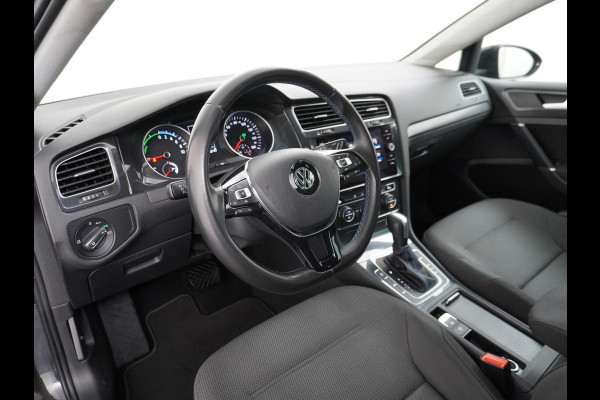 Volkswagen e-Golf AUT. Adaptive Cruise Apple Carplay Android Navi Climatronic Pdc Led Regen-Lichtsensor 36kWh Privacy Glas Bluetooth Spiegelpakket Car-Net App-Connect Wifi E-DITION 1e Eigenaar