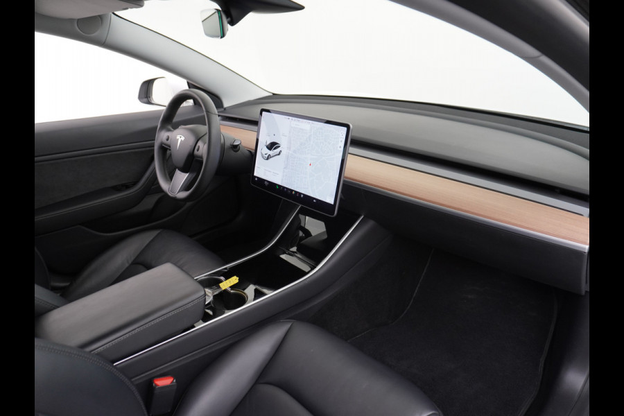 Tesla Model 3 Long Range 75kWh 463PK 19" FSD-Full Self Driving Computer-3 Premium Audio 4wd AutoPilot Panoramadak Camera's Leer Adaptive-Cruis Stoel en achterbank verwarming Electr.Stoelen+Memory+Easy-Entry WiFi Orig. NLse auto Grootste accu Tot 16,5kwh thuis laden. Accu-Garantie tot 18-12-2027 max 192.000km