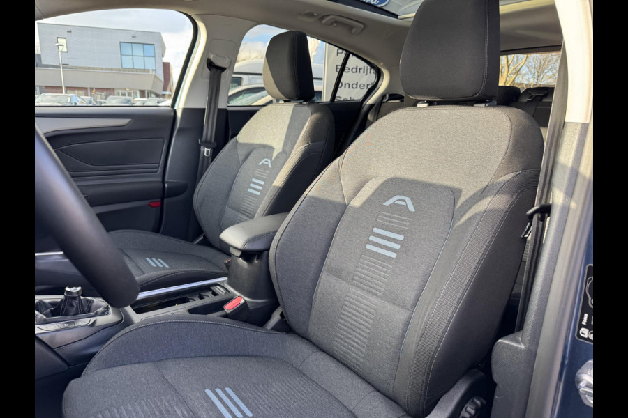 Ford Focus 1.0 EcoBoost Hybrid Active Style 125pk | Panoramadak | Winter Pack | Camera | Navigatie | Cruise control
