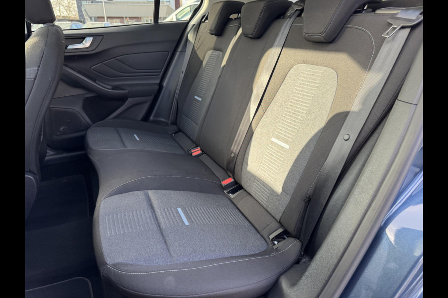 Ford Focus 1.0 EcoBoost Hybrid Active Style 125pk | Panoramadak | Winter Pack | Camera | Navigatie | Cruise control