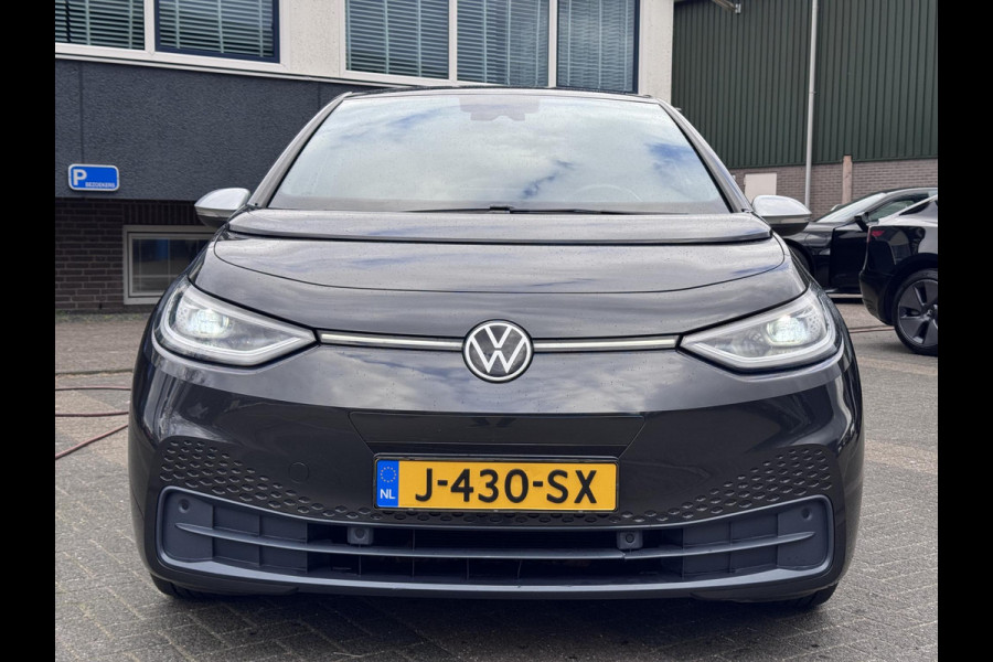 Volkswagen ID.3 First Plus 58 kWh STOELVERWARMING| KEYLESS| CAMERA| APPLE CARPLAY/ANDROID AUTO| RIJKLAARPRIJS INCL. 12 MAANDEN BOVAG GARANTIE|