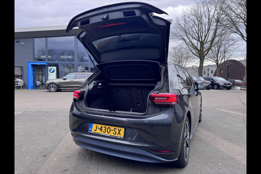 Volkswagen ID.3 First Plus 58 kWh STOELVERWARMING| KEYLESS| CAMERA| APPLE CARPLAY/ANDROID AUTO| RIJKLAARPRIJS INCL. 12 MAANDEN BOVAG GARANTIE|