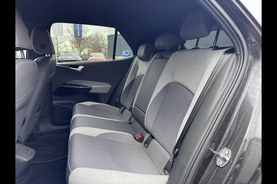 Volkswagen ID.3 First Plus 58 kWh STOELVERWARMING| KEYLESS| CAMERA| APPLE CARPLAY/ANDROID AUTO| RIJKLAARPRIJS INCL. 12 MAANDEN BOVAG GARANTIE|