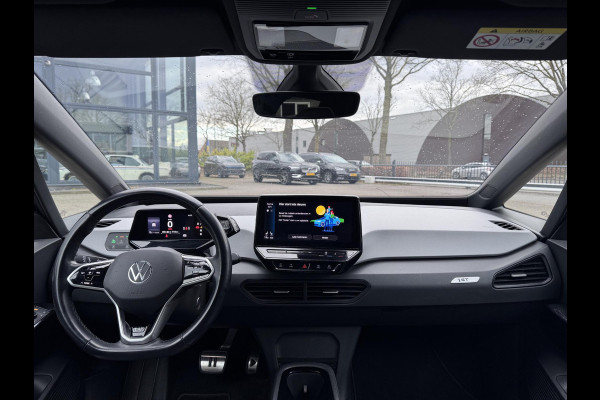 Volkswagen ID.3 First Plus 58 kWh STOELVERWARMING| KEYLESS| CAMERA| APPLE CARPLAY/ANDROID AUTO| RIJKLAARPRIJS INCL. 12 MAANDEN BOVAG GARANTIE|