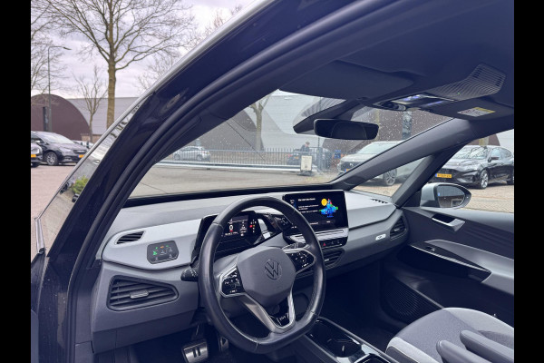 Volkswagen ID.3 First Plus 58 kWh STOELVERWARMING| KEYLESS| CAMERA| APPLE CARPLAY/ANDROID AUTO| RIJKLAARPRIJS INCL. 12 MAANDEN BOVAG GARANTIE|