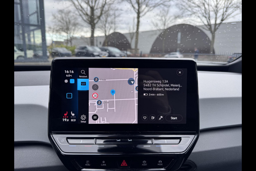 Volkswagen ID.3 First Plus 58 kWh STOELVERWARMING| KEYLESS| CAMERA| APPLE CARPLAY/ANDROID AUTO| RIJKLAARPRIJS INCL. 12 MAANDEN BOVAG GARANTIE|