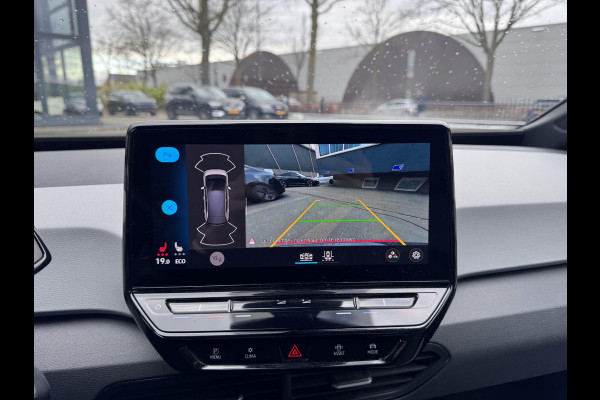 Volkswagen ID.3 First Plus 58 kWh STOELVERWARMING| KEYLESS| CAMERA| APPLE CARPLAY/ANDROID AUTO| RIJKLAARPRIJS INCL. 12 MAANDEN BOVAG GARANTIE|