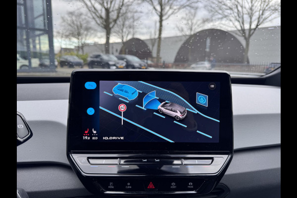 Volkswagen ID.3 First Plus 58 kWh STOELVERWARMING| KEYLESS| CAMERA| APPLE CARPLAY/ANDROID AUTO| RIJKLAARPRIJS INCL. 12 MAANDEN BOVAG GARANTIE|