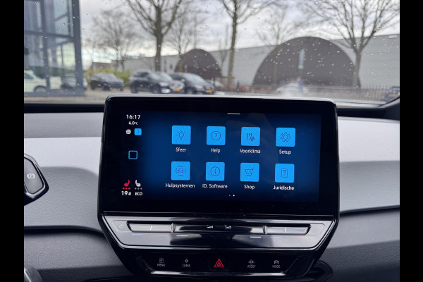 Volkswagen ID.3 First Plus 58 kWh STOELVERWARMING| KEYLESS| CAMERA| APPLE CARPLAY/ANDROID AUTO| RIJKLAARPRIJS INCL. 12 MAANDEN BOVAG GARANTIE|