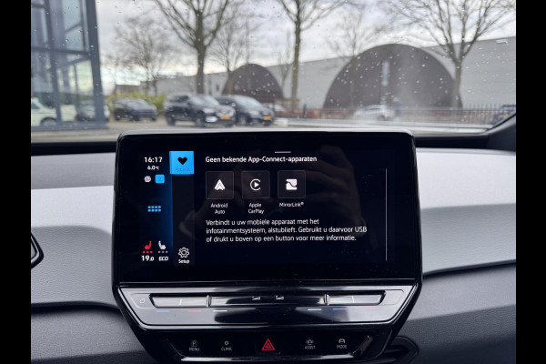 Volkswagen ID.3 First Plus 58 kWh STOELVERWARMING| KEYLESS| CAMERA| APPLE CARPLAY/ANDROID AUTO| RIJKLAARPRIJS INCL. 12 MAANDEN BOVAG GARANTIE|