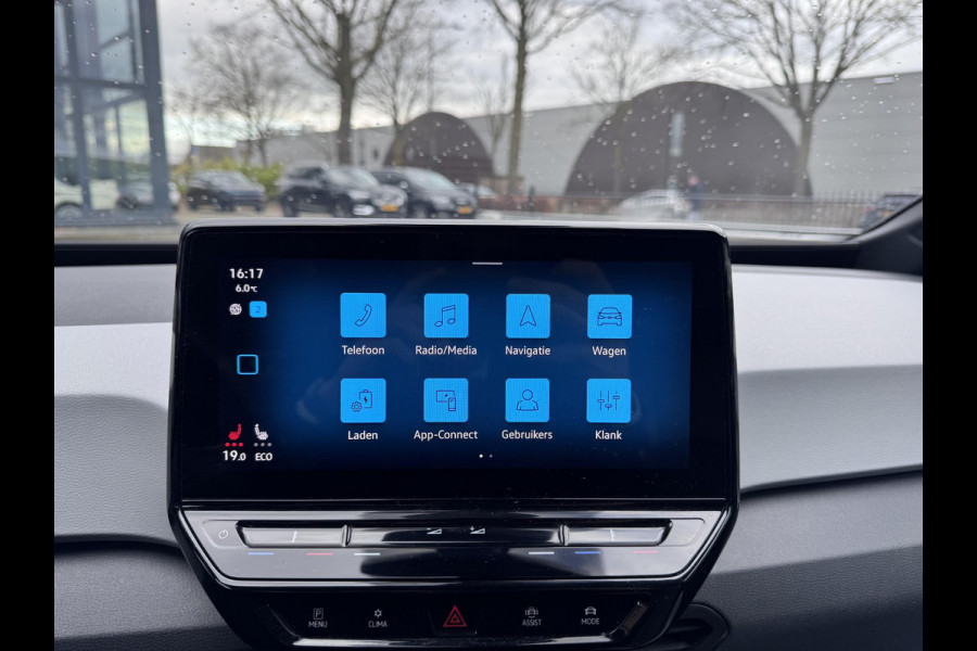 Volkswagen ID.3 First Plus 58 kWh STOELVERWARMING| KEYLESS| CAMERA| APPLE CARPLAY/ANDROID AUTO| RIJKLAARPRIJS INCL. 12 MAANDEN BOVAG GARANTIE|