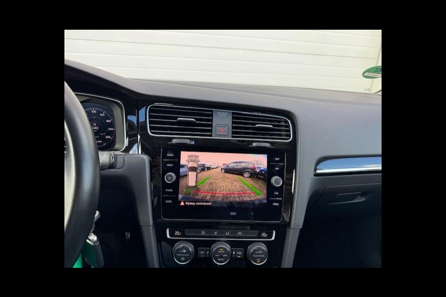 Volkswagen GOLF Variant 1.6 TDI Highline-7.5 Virtual cockpit