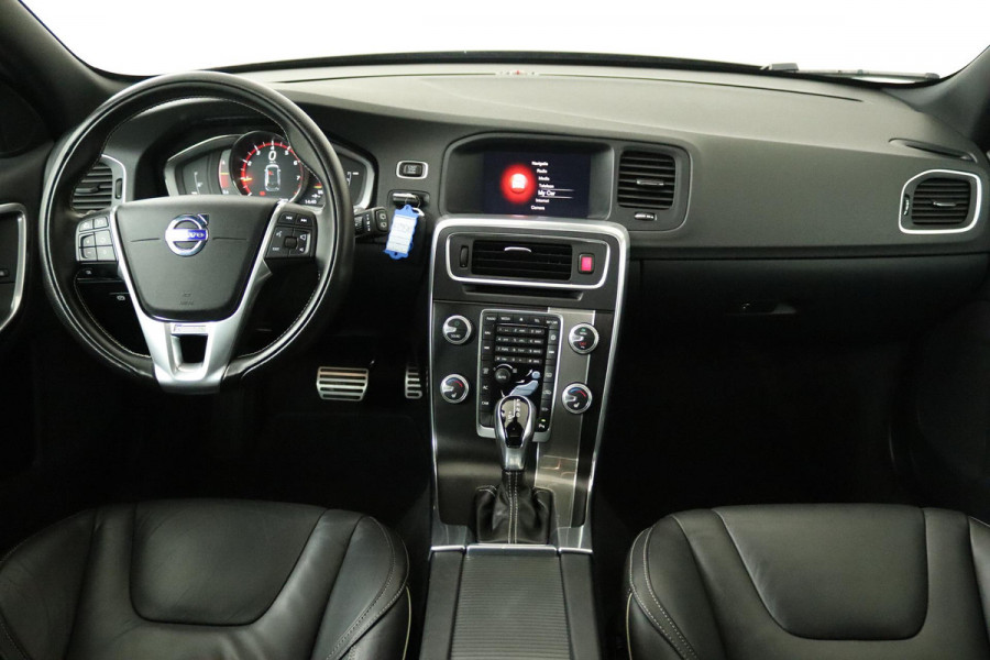 Volvo V60 2.0 T4 Business Sport (PANORAMADAK, STOELVERWARMING, CAMERA, LEER, PARKEERSENSOREN, NL-AUTO, GOED ONDERHOUDEN)