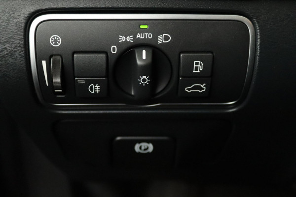Volvo V60 2.0 T4 Business Sport (PANORAMADAK, STOELVERWARMING, CAMERA, LEER, PARKEERSENSOREN, NL-AUTO, GOED ONDERHOUDEN)