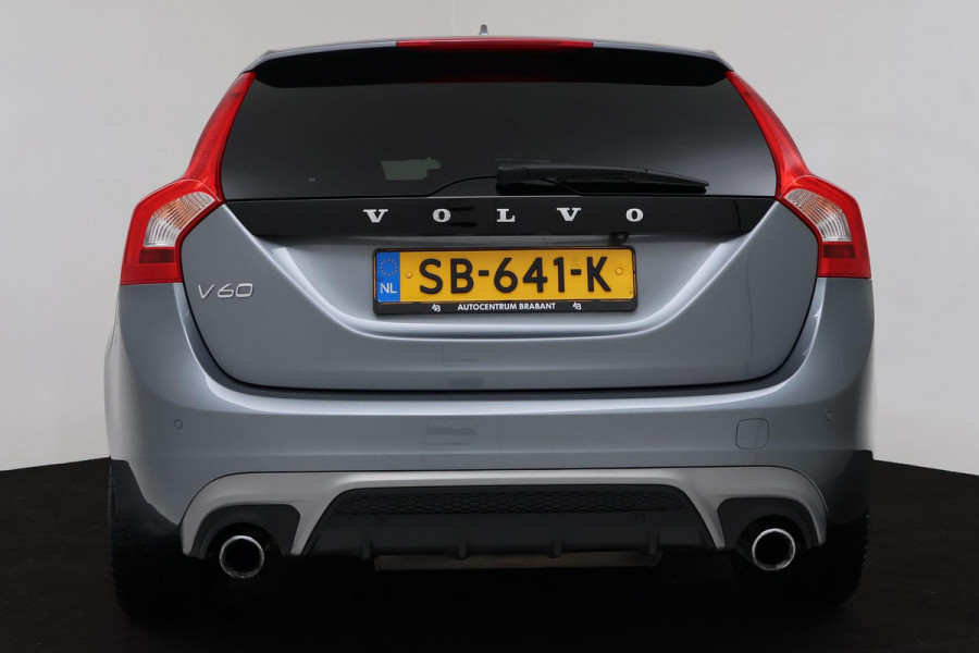 Volvo V60 2.0 T4 Business Sport (PANORAMADAK, STOELVERWARMING, CAMERA, LEER, PARKEERSENSOREN, NL-AUTO, GOED ONDERHOUDEN)