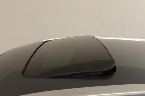 Volvo V60 2.0 T4 Business Sport (PANORAMADAK, STOELVERWARMING, CAMERA, LEER, PARKEERSENSOREN, NL-AUTO, GOED ONDERHOUDEN)