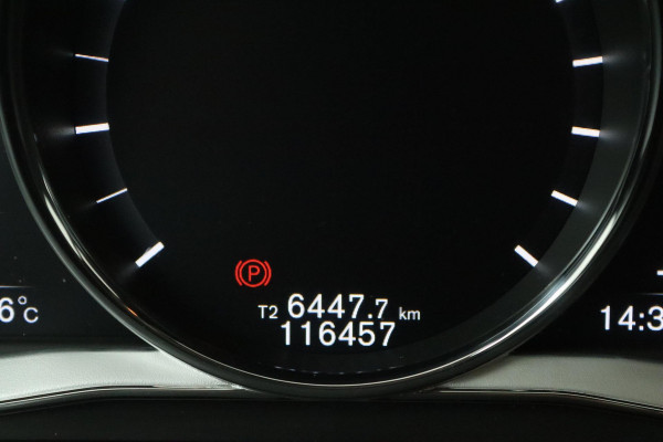 Volvo V60 2.0 T4 Business Sport (PANORAMADAK, STOELVERWARMING, CAMERA, LEER, PARKEERSENSOREN, NL-AUTO, GOED ONDERHOUDEN)