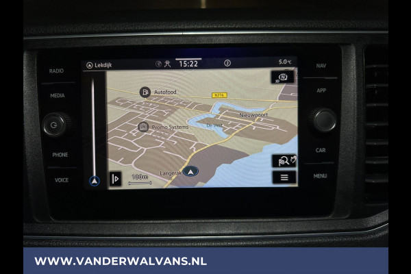 Volkswagen Crafter 2.0 TDI 141pk L3H2 L2H1 Euro6 Airco | 3000kg Trekhaak | Camera | Navigatie | Apple Carplay Android Auto, Cruisecontrol, Parkeersensoren, Dakdragers, Bijrijdersbank