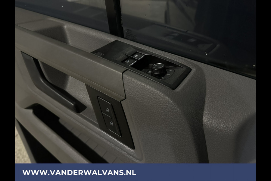 Volkswagen Crafter 2.0 TDI 141pk L3H2 L2H1 Euro6 Airco | 3000kg Trekhaak | Camera | Navigatie | Apple Carplay Android Auto, Cruisecontrol, Parkeersensoren, Dakdragers, Bijrijdersbank