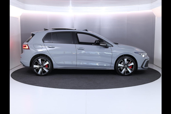 Volkswagen Golf 1.4 eHybrid GTE 245PK PHEV | Panorama dak | 18 "Lm velgen | Matrix koplampen | Stoelverwarming |