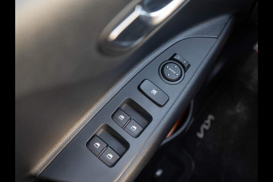 Kia Stonic 1.0 T-GDi MHEV DynamicLine | Navigatie | Climate Control Airco | Achteruitrijcamera |