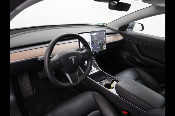 Tesla Model 3 Long Range 75kWh 463PK Trekhaak 18" FSD-Full Self Driving Computer-3 Premium Audio 4wd AutoPilot Panoramadak Camera's Leer Adapt Stoel en achterbank verwarming Electr.Stoelen+Memory+Easy-Entry WiFi Orig. NLse auto Grootste accu Tot 16,5kwh thuis laden. Accu-Garantie tot 20-12-2027 max 192.000km