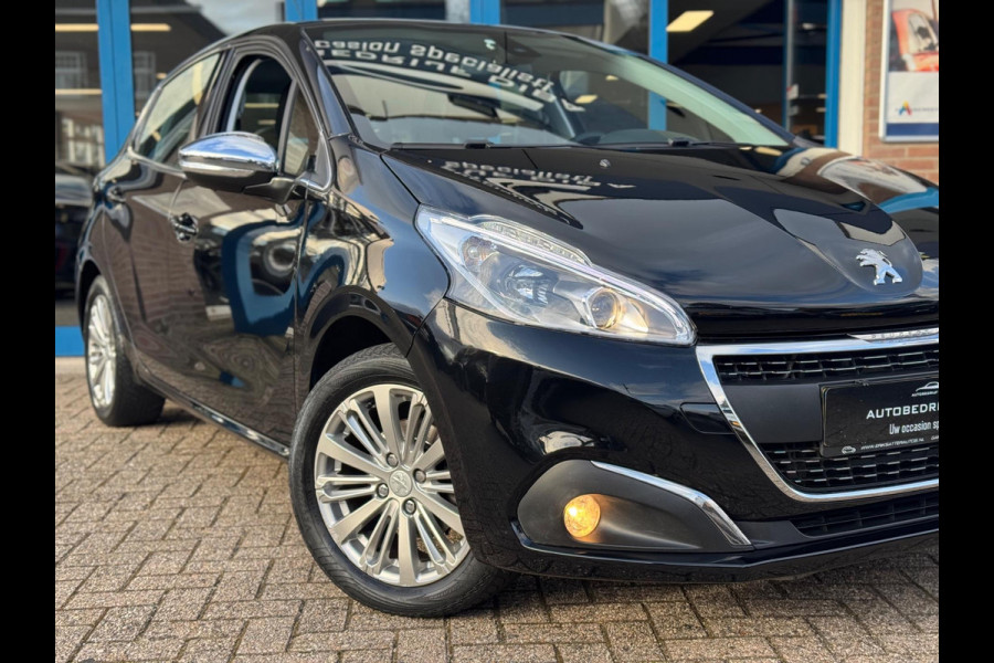 Peugeot 208 1.2 PureTech Blue Lease Executive 2018 NAVI NAP