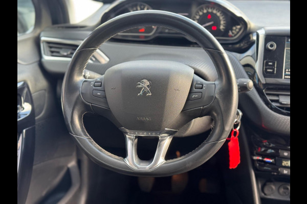 Peugeot 208 1.2 PureTech Blue Lease Executive 2018 NAVI NAP