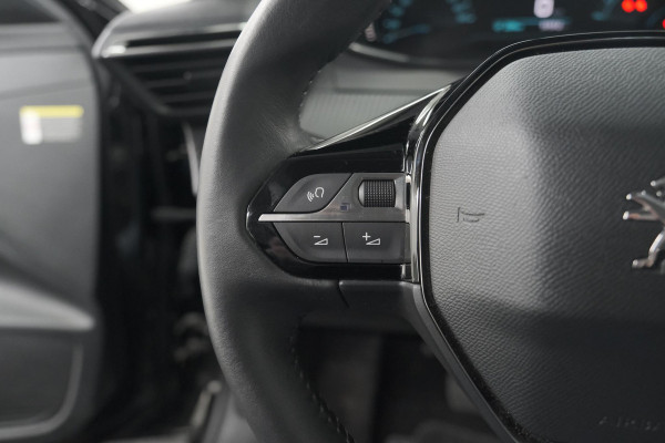 Peugeot e-208 EV Allure 50 kWh | 3 Fase | Camera | Stoelverwarming | Navigatie | Apple Carplay