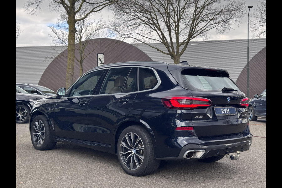 BMW X5 X5 M sport 45e | LUCHTVERING | STOEL/STUUR VERWARMING | DODE HOEK| PANO | BOMVOL|