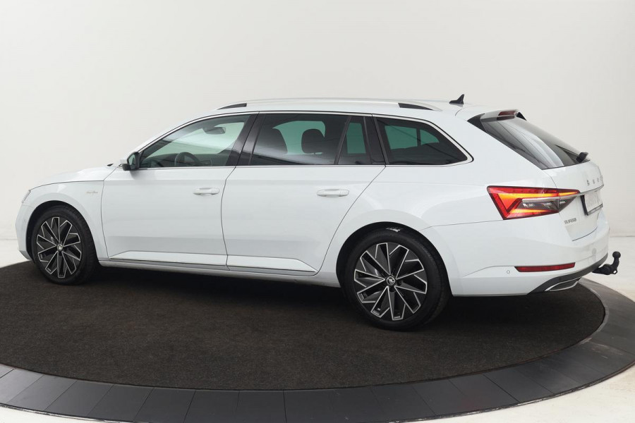 Škoda Superb 1.4 TSI iV Laurin & Klement | Standkachel | Trekhaak | Alcantara | Adaptive cruise | Sfeerverlichting | 360 camera | Stoel & stuurverwarming | Carplay | Virtual Cockpit