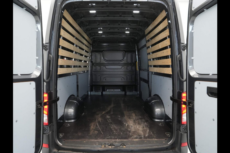 Volkswagen Crafter 30 2.0 TDI 140pk DSG L3H3 Highline Navi via App Camera Trekhaak Voorruitverwarming