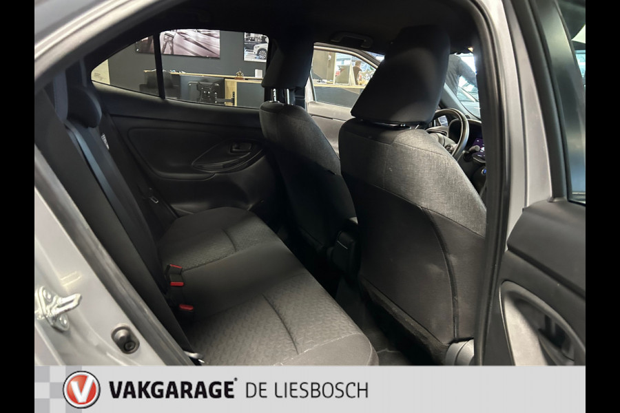 Toyota Yaris Cross 1.5 Hybrid Dynamic / Navigatie / pdc / stoelverwarming