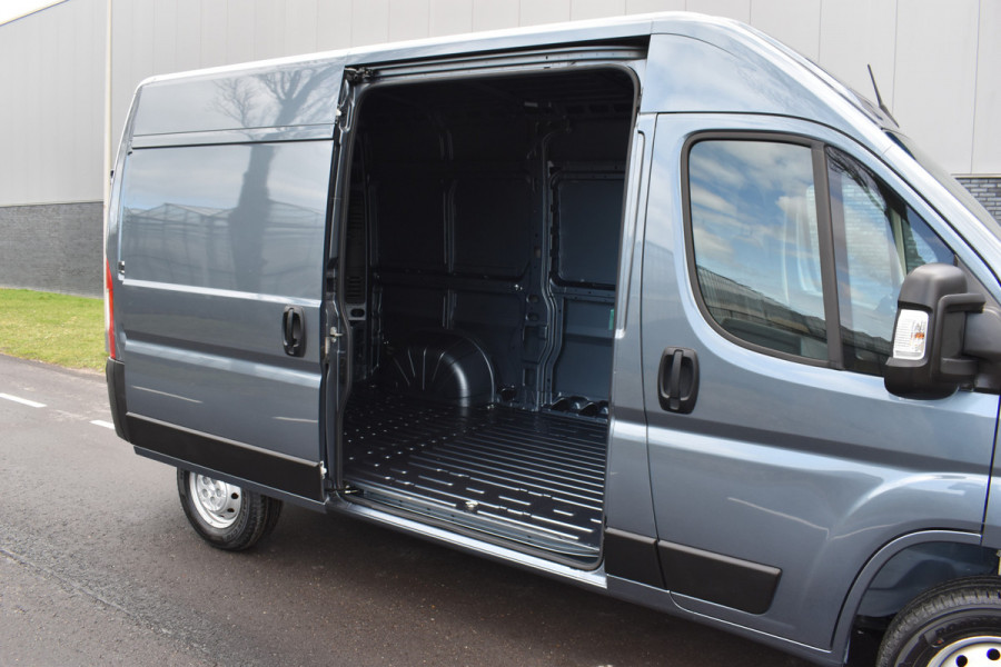 Peugeot Boxer 2.2 BlueHDi 140 L2H2 3.3t nieuw! BPM vrij | Camera | navi |  Euro 6    Ook LEASE mogelijkheden
