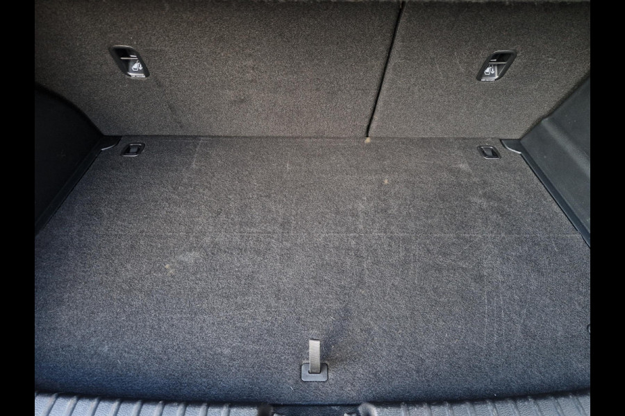 Kia e-Soul ExecutiveLine 64 kWh | Stoelventilatie | Climate | Camera | PDC | Dodehoek | HUD |