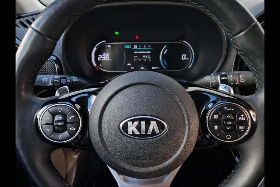Kia e-Soul ExecutiveLine 64 kWh | Stoelventilatie | Climate | Camera | PDC | Dodehoek | HUD |