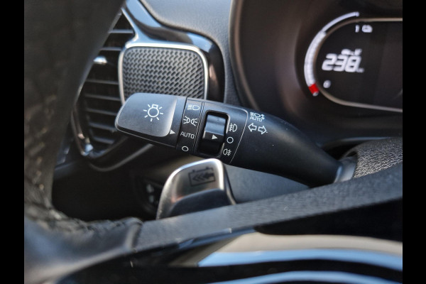 Kia e-Soul ExecutiveLine 64 kWh | Stoelventilatie | Climate | Camera | PDC | Dodehoek | HUD |