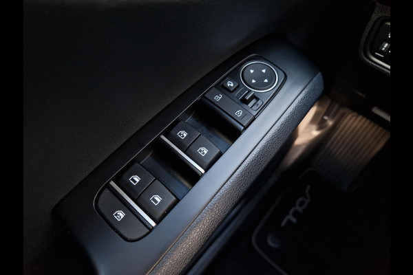 Kia e-Soul ExecutiveLine 64 kWh | Stoelventilatie | Climate | Camera | PDC | Dodehoek | HUD |