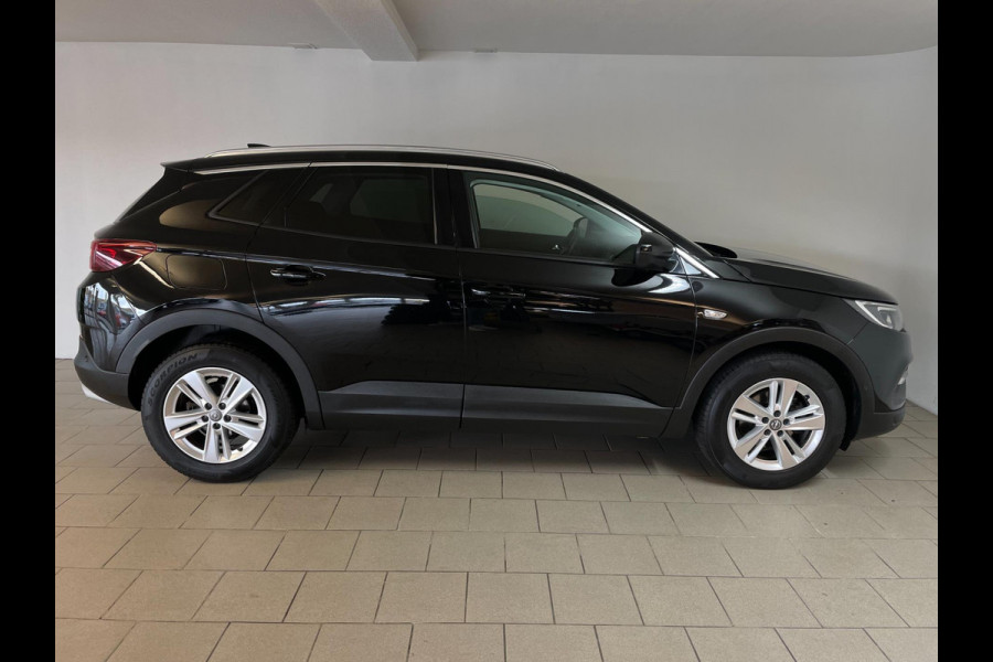 Opel Grandland X 1.2 Turbo Business Executive 130PK AIRCO CLIMA NAVI CRUISE STOELVERW STUURVERW APPLE CARPLAY CAMERA NIEUWSTAAT